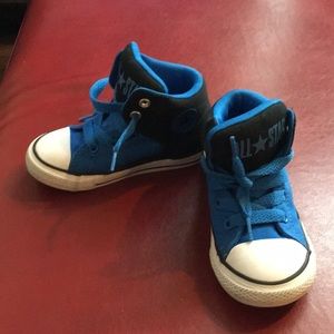 🔥High top Converse size 8c perfect for any boy !